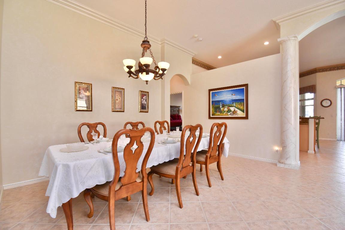 7087 Demedici Circle