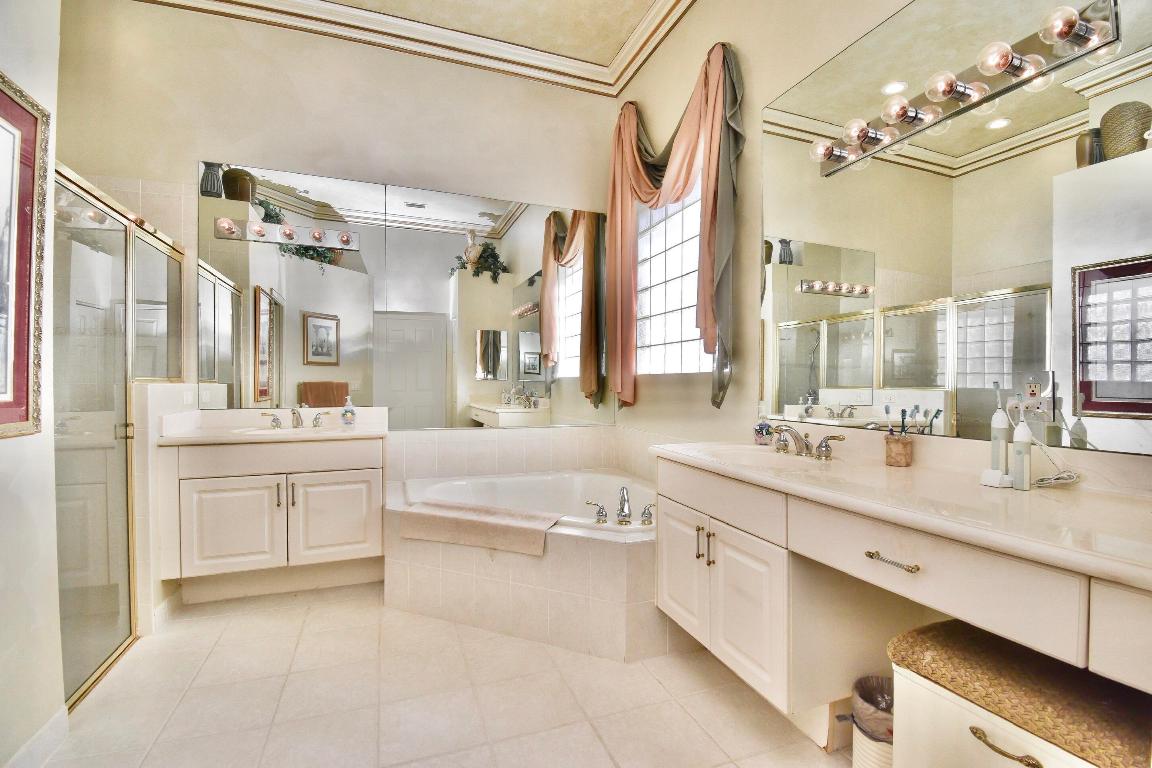 7087 Demedici Circle