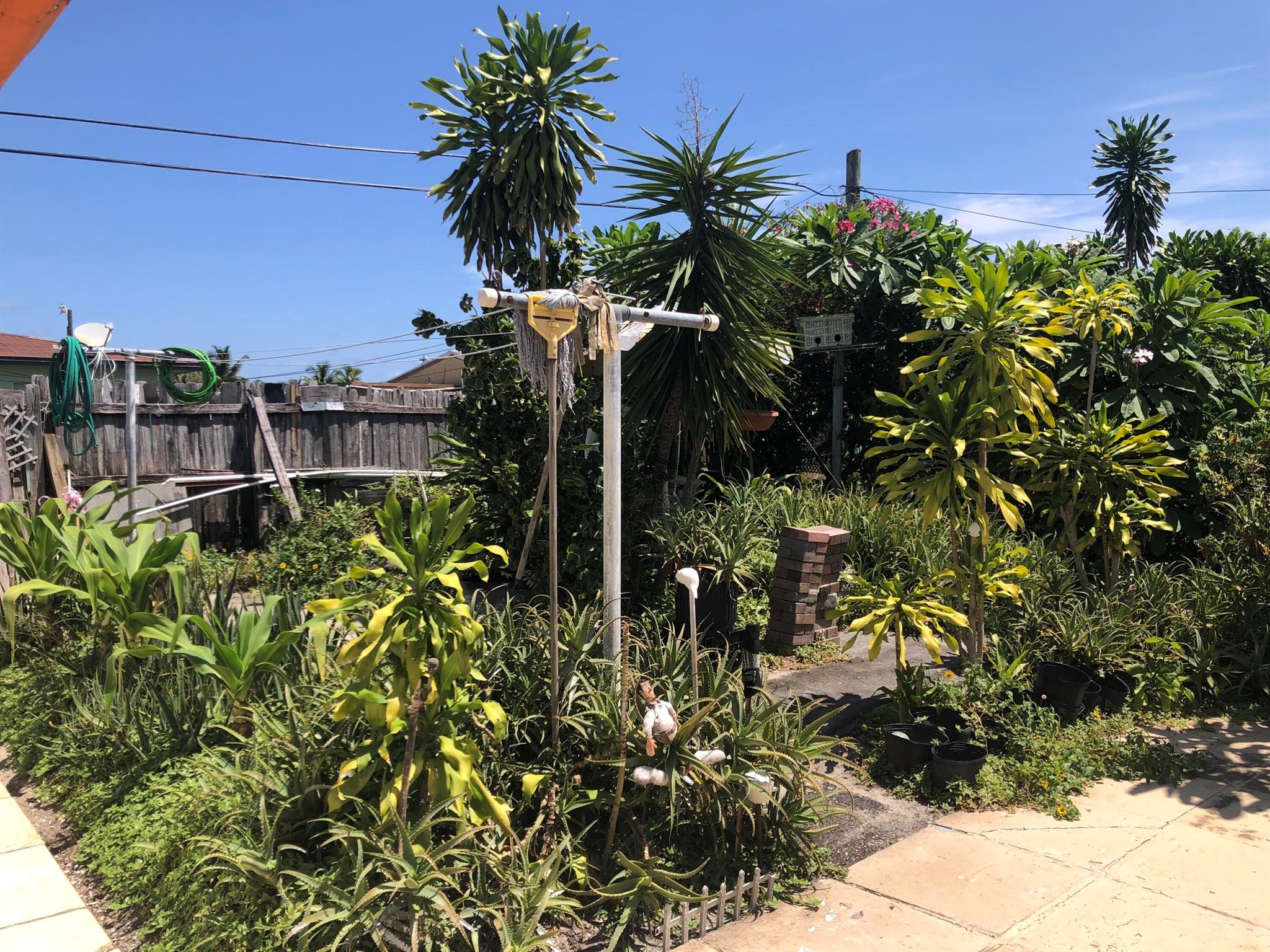 1602 N Seacrest Boulevard