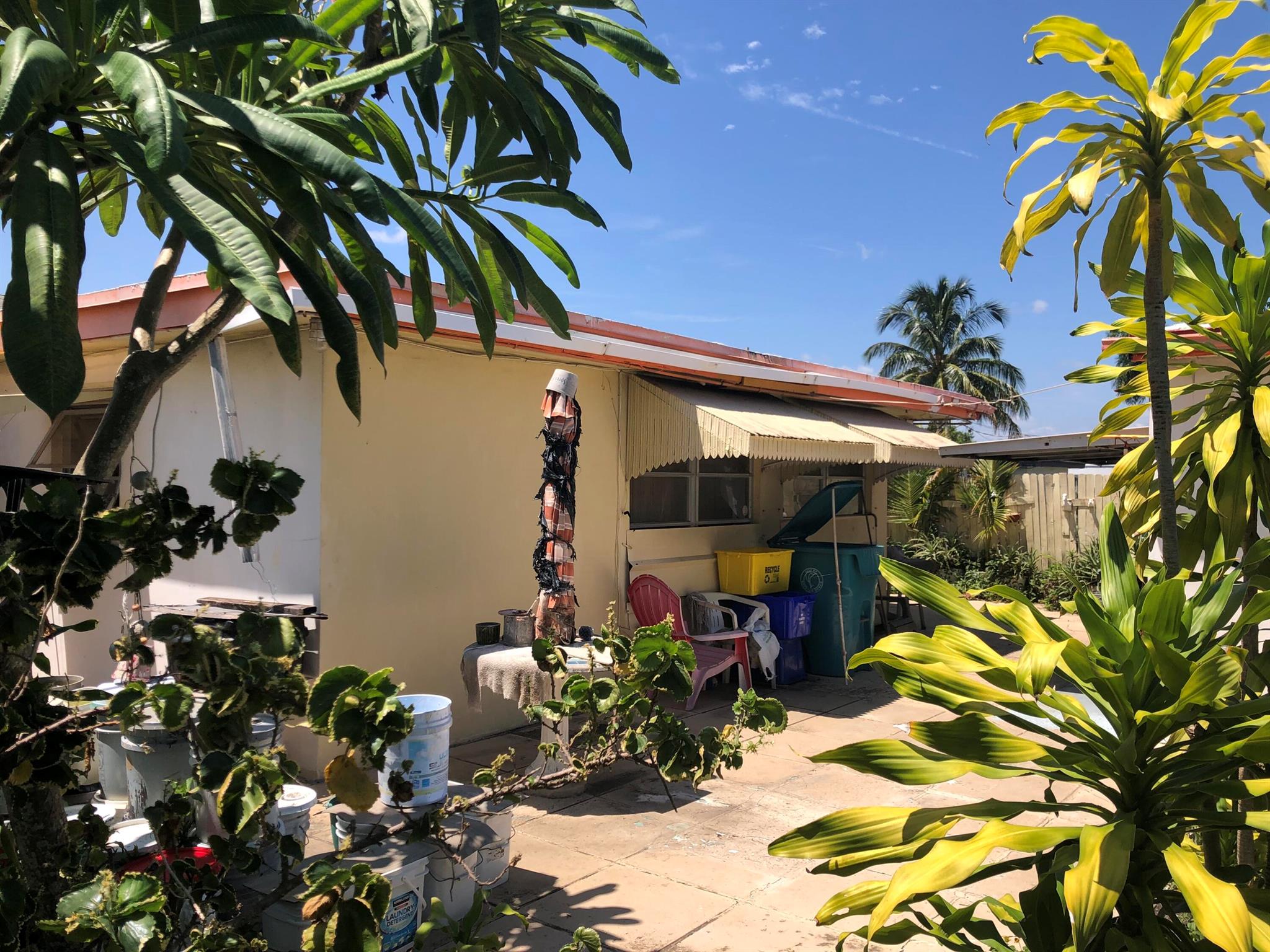 1602 N Seacrest Boulevard