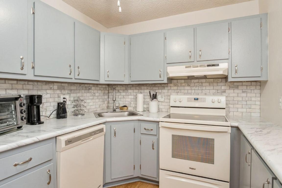 3560 Pine Needle Drive Unit: C-2