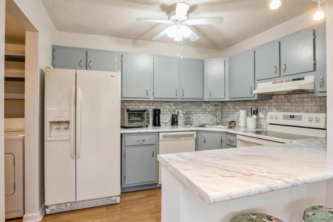 3560 Pine Needle Drive Unit: C-2