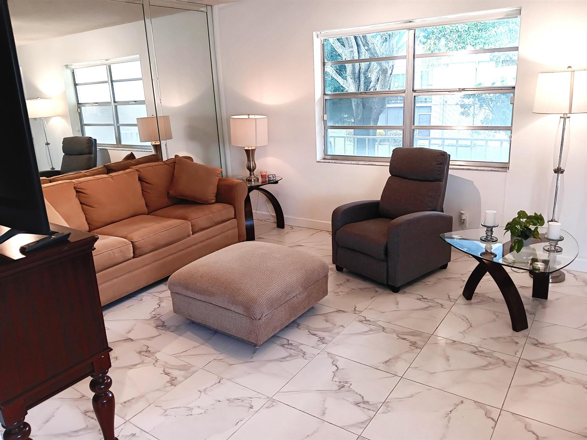 513 Capri K Unit: 513