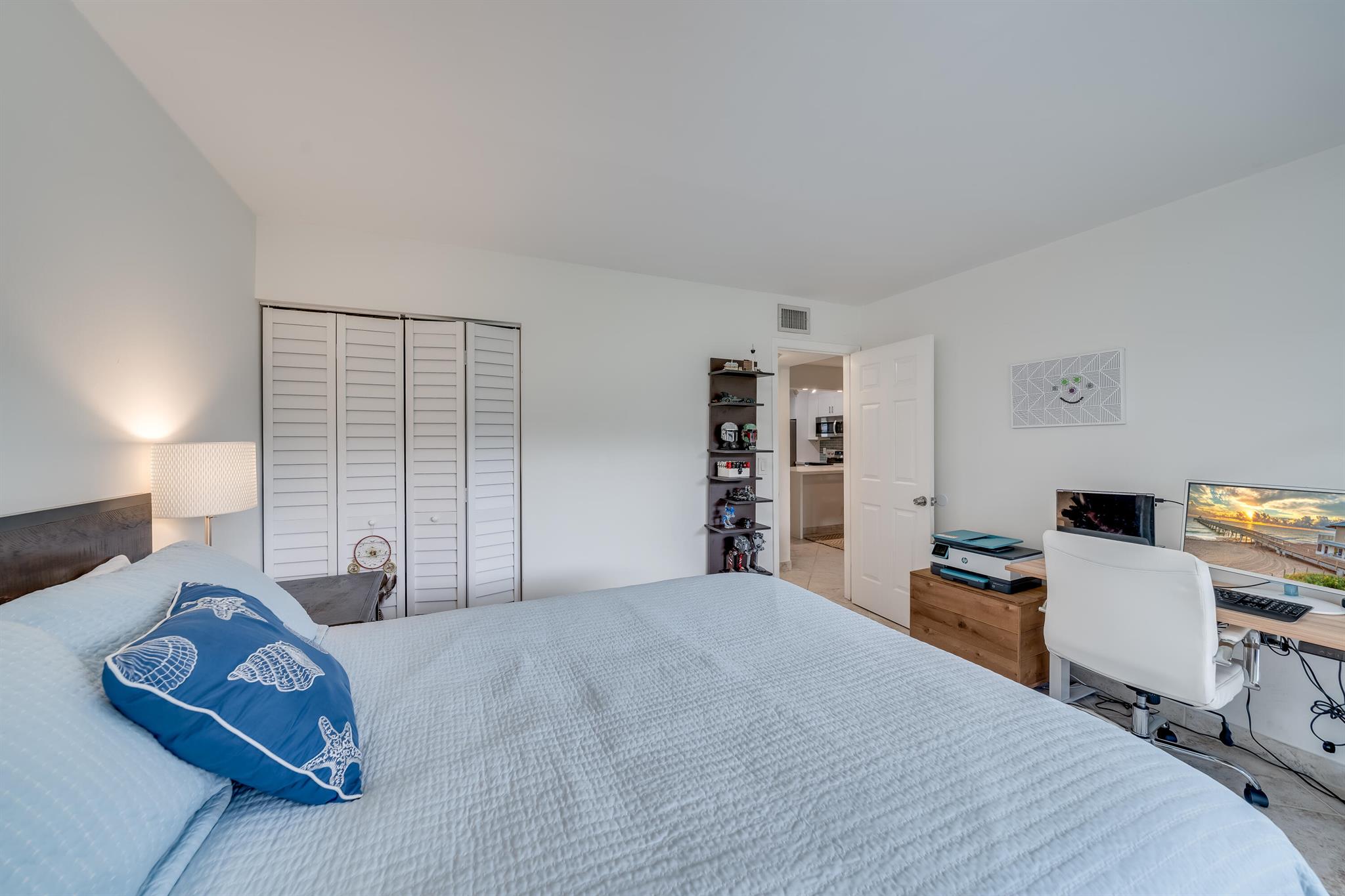 3939 NE 5th Avenue Unit: D103