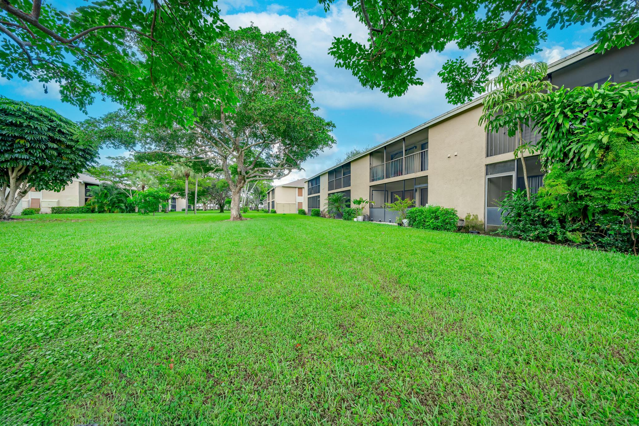3939 NE 5th Avenue Unit: D103