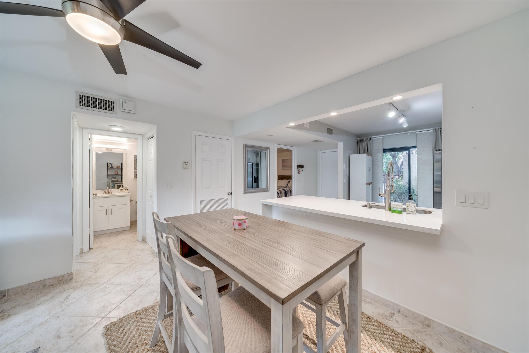 3939 NE 5th Avenue Unit: D103