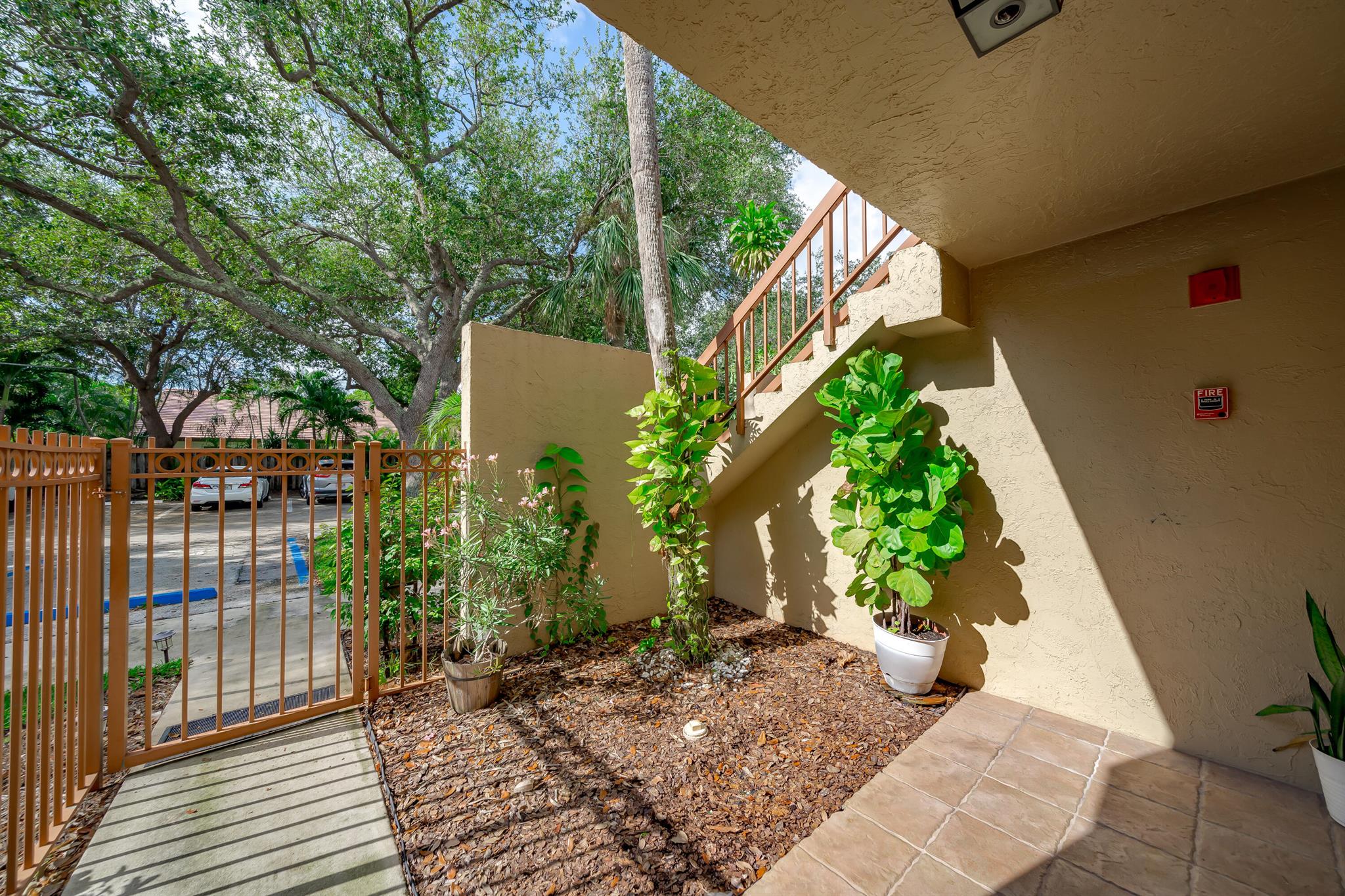3939 NE 5th Avenue Unit: D103