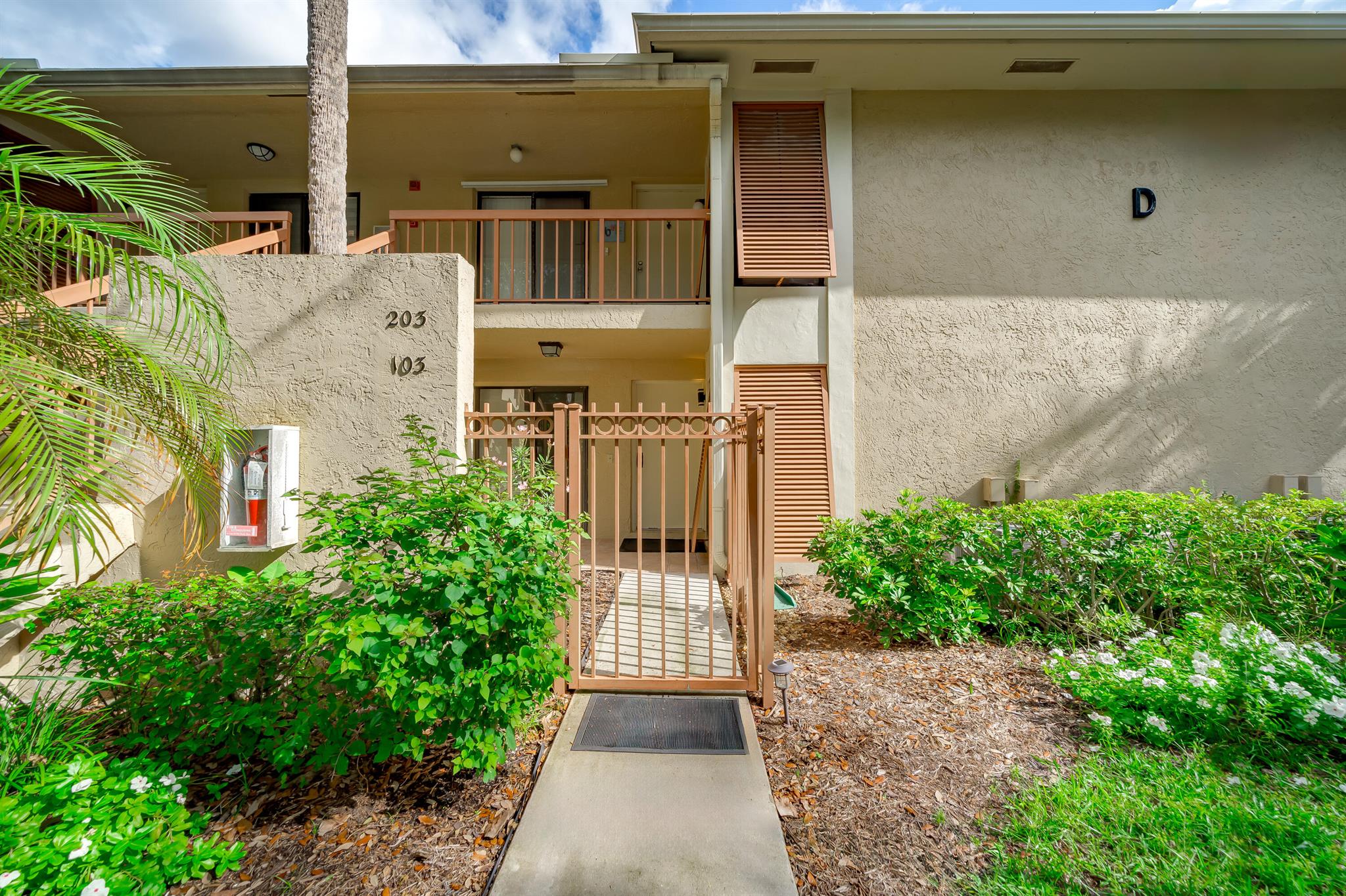 3939 NE 5th Avenue Unit: D103