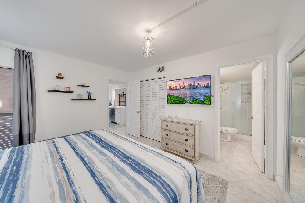 3939 NE 5th Avenue Unit: D103