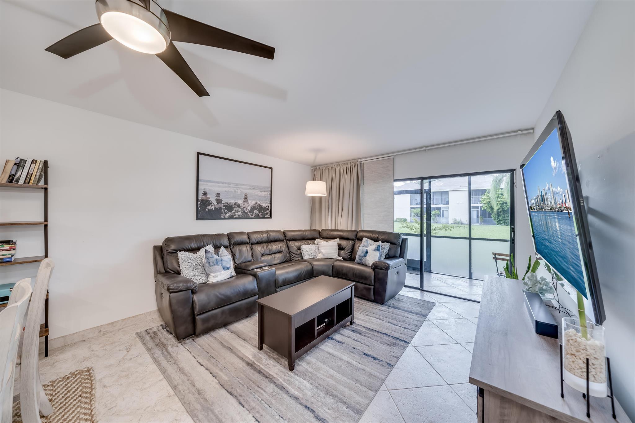 3939 NE 5th Avenue Unit: D103