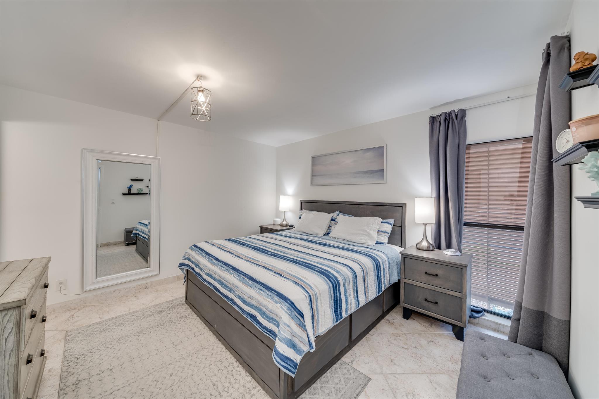 3939 NE 5th Avenue Unit: D103