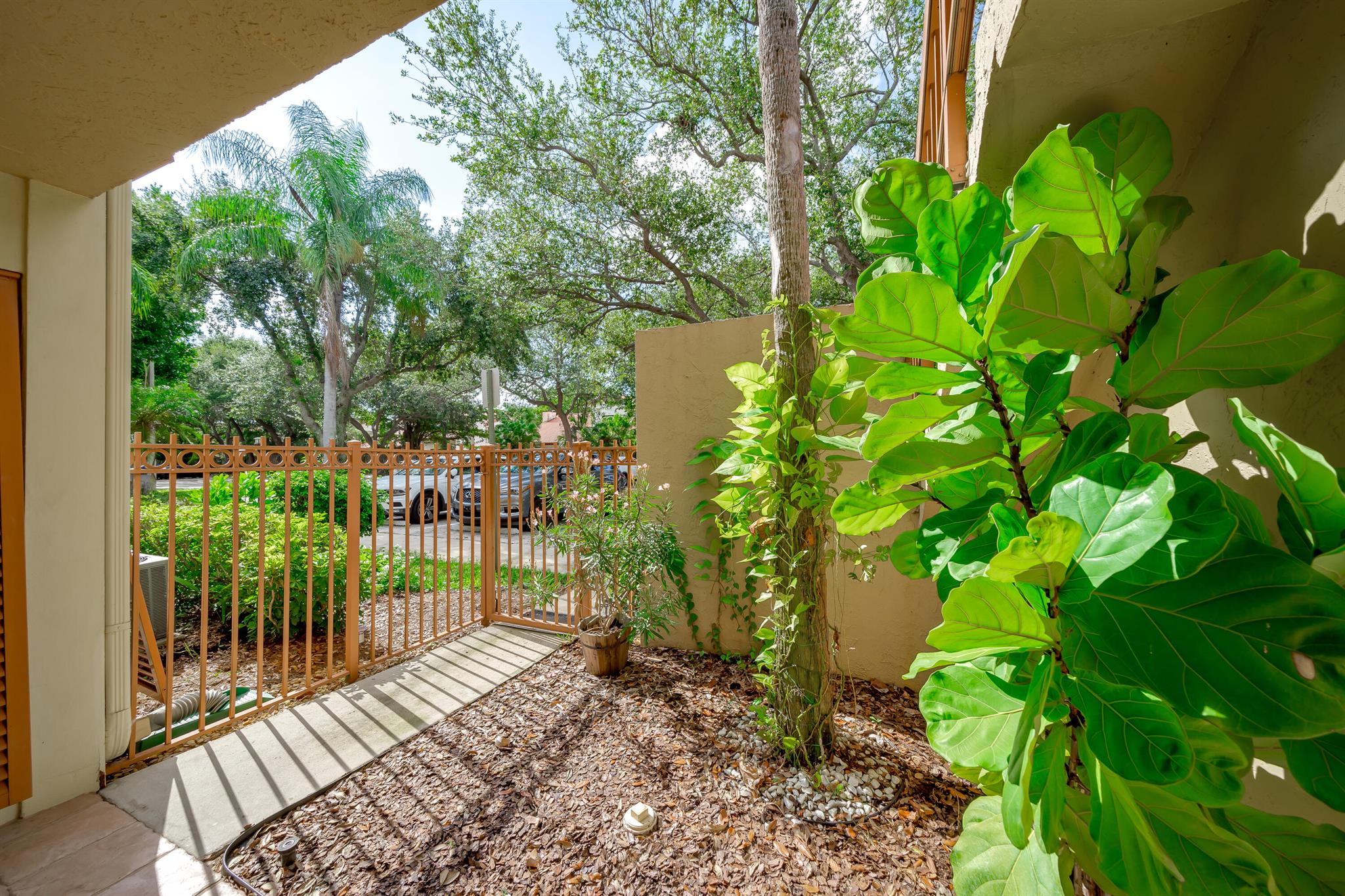 3939 NE 5th Avenue Unit: D103