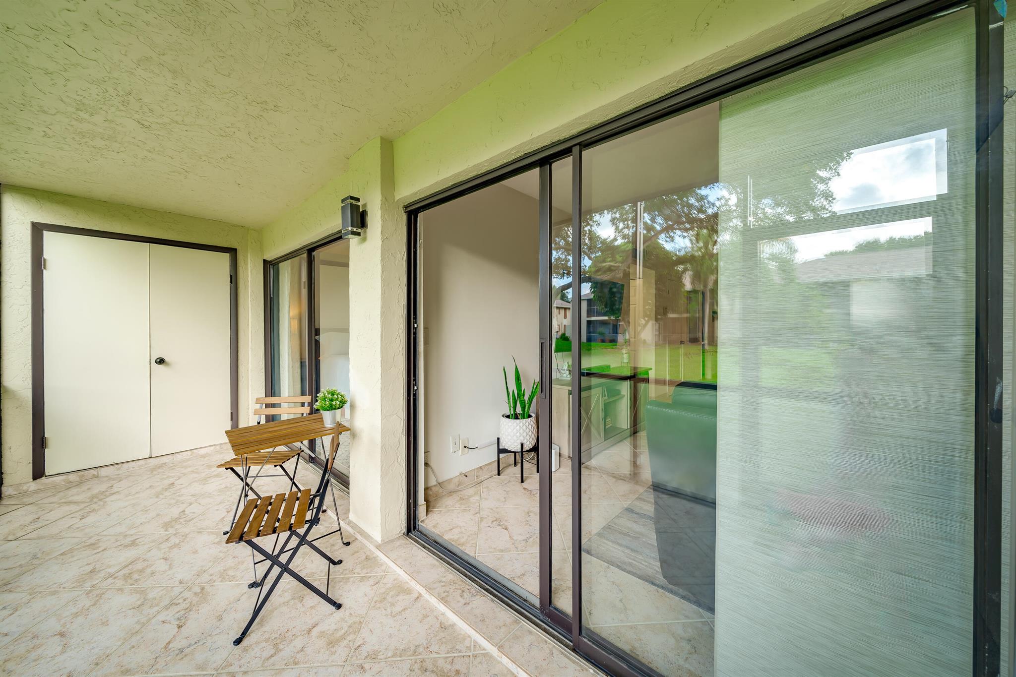 3939 NE 5th Avenue Unit: D103