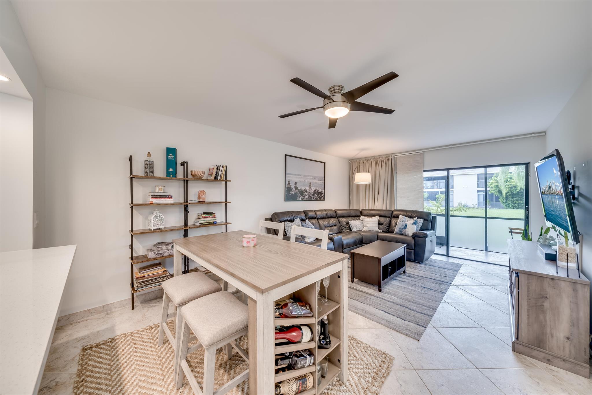3939 NE 5th Avenue Unit: D103