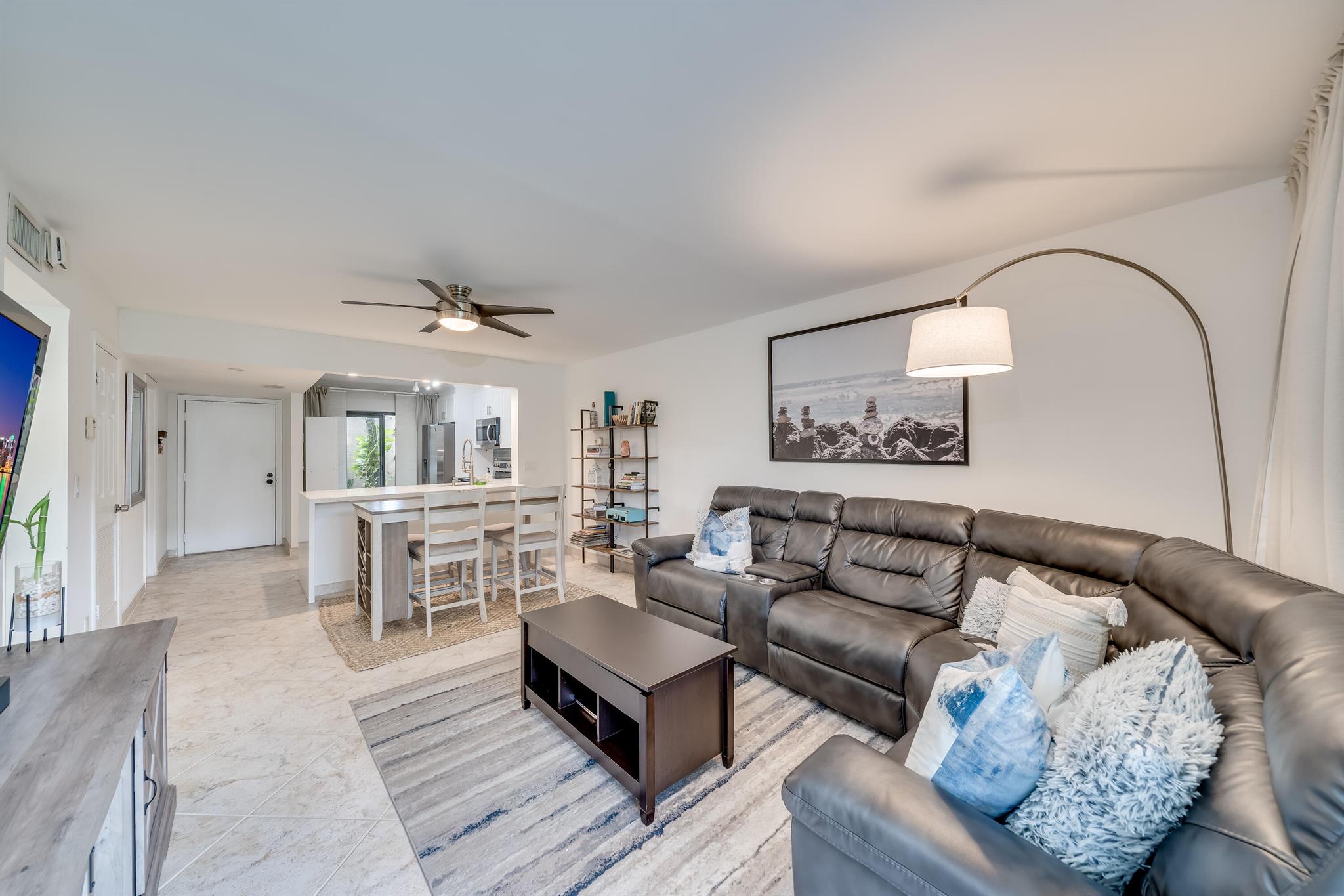 3939 NE 5th Avenue Unit: D103