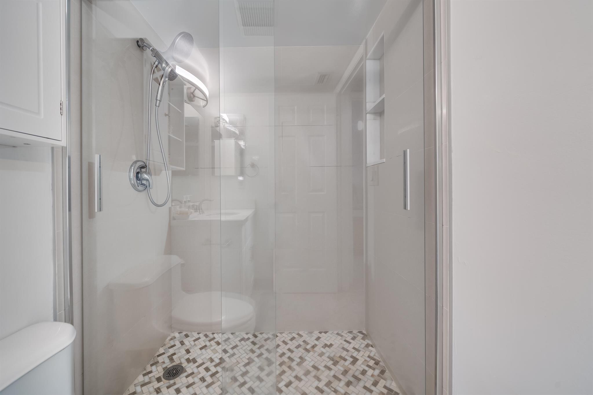 3939 NE 5th Avenue Unit: D103