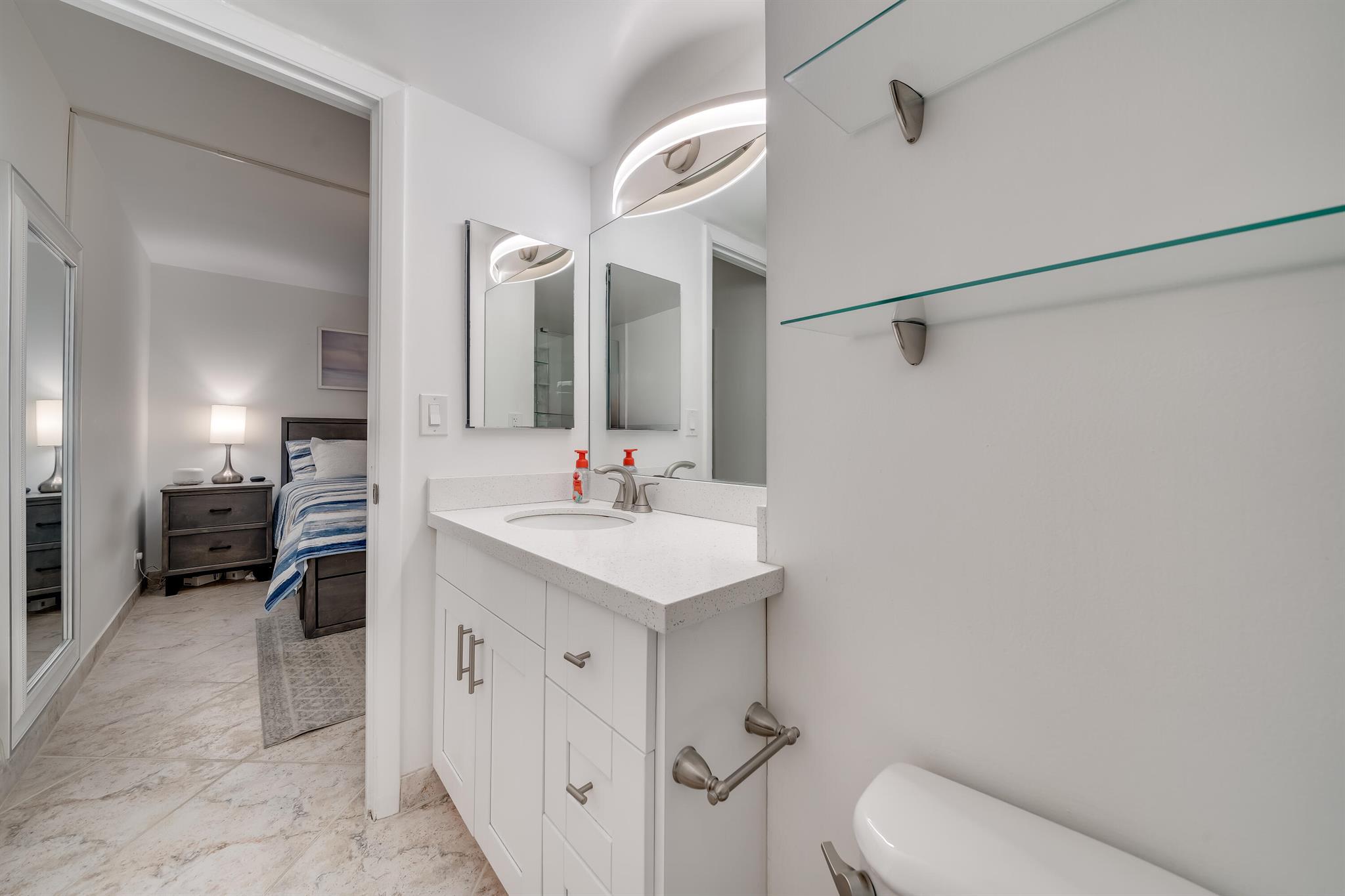 3939 NE 5th Avenue Unit: D103