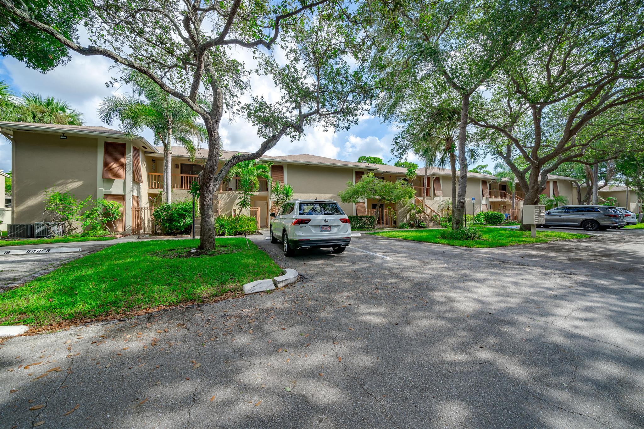 3939 NE 5th Avenue Unit: D103