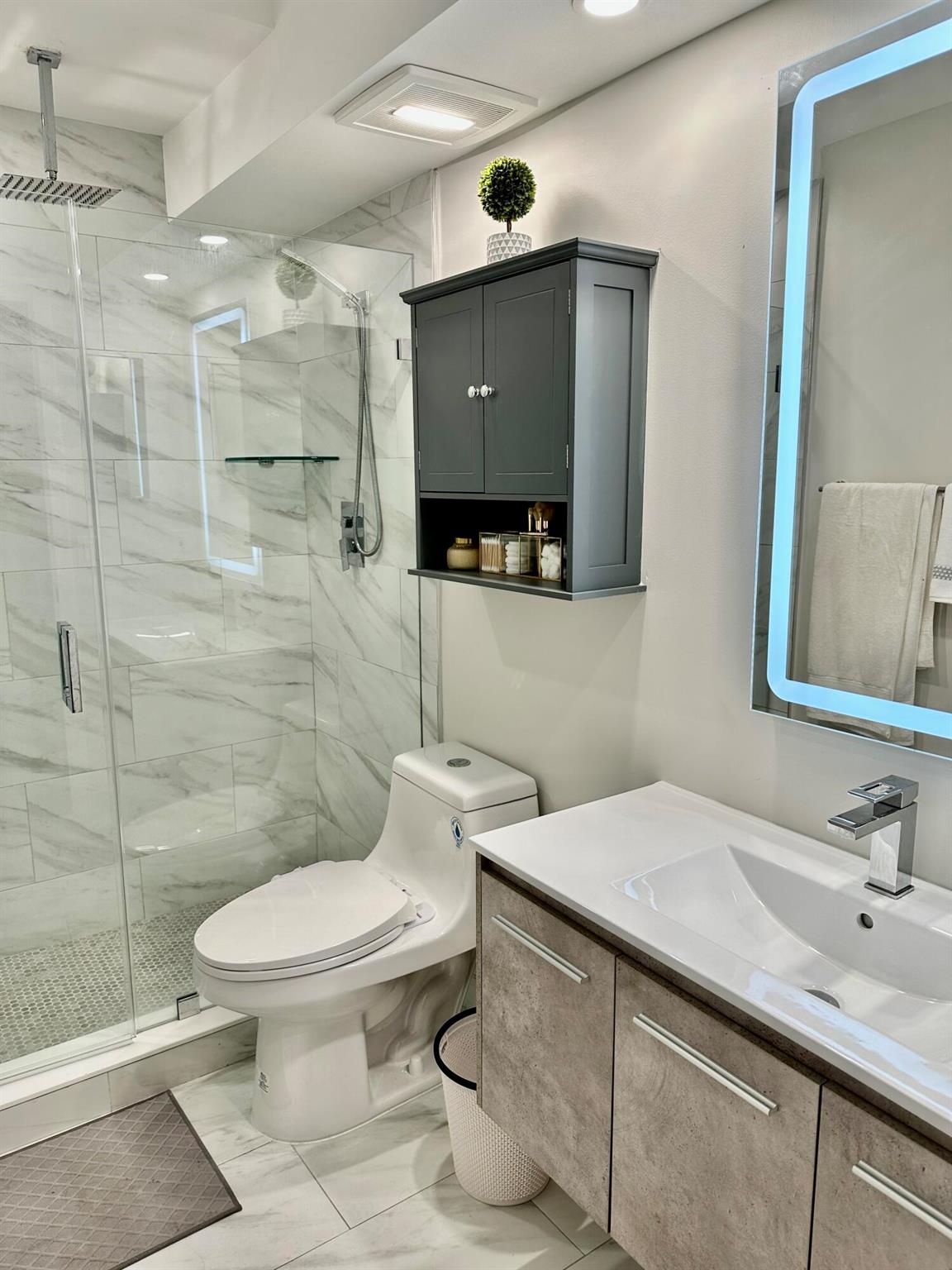 2130 NE 36th Street Unit: 64