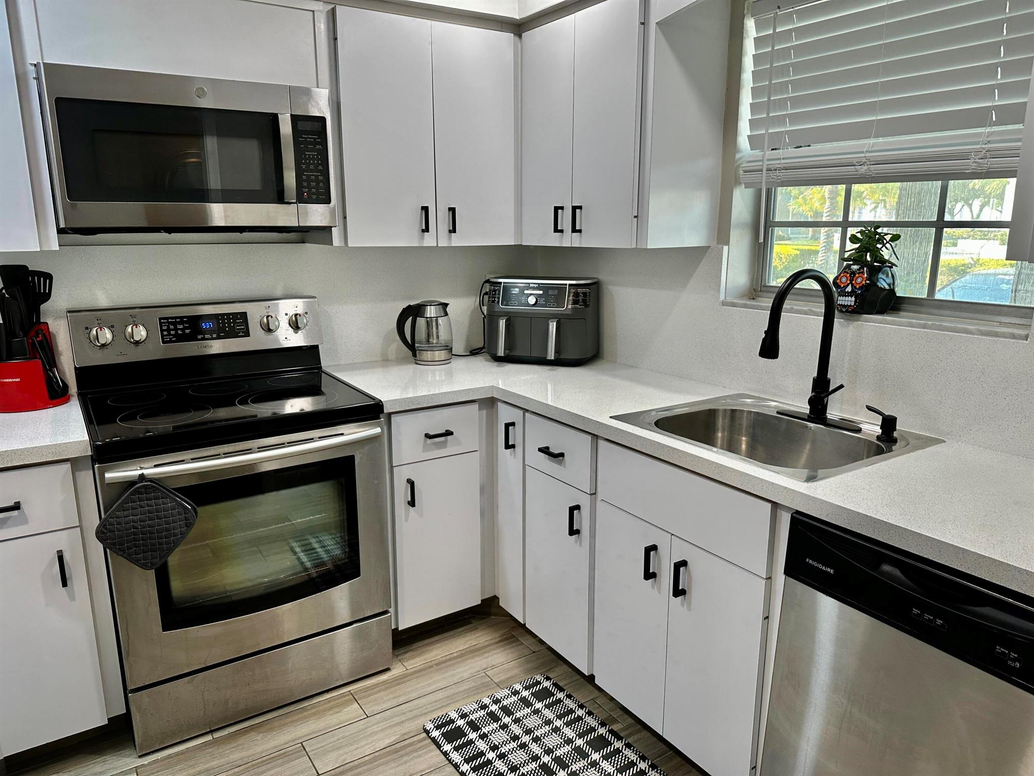 2130 NE 36th Street Unit: 64