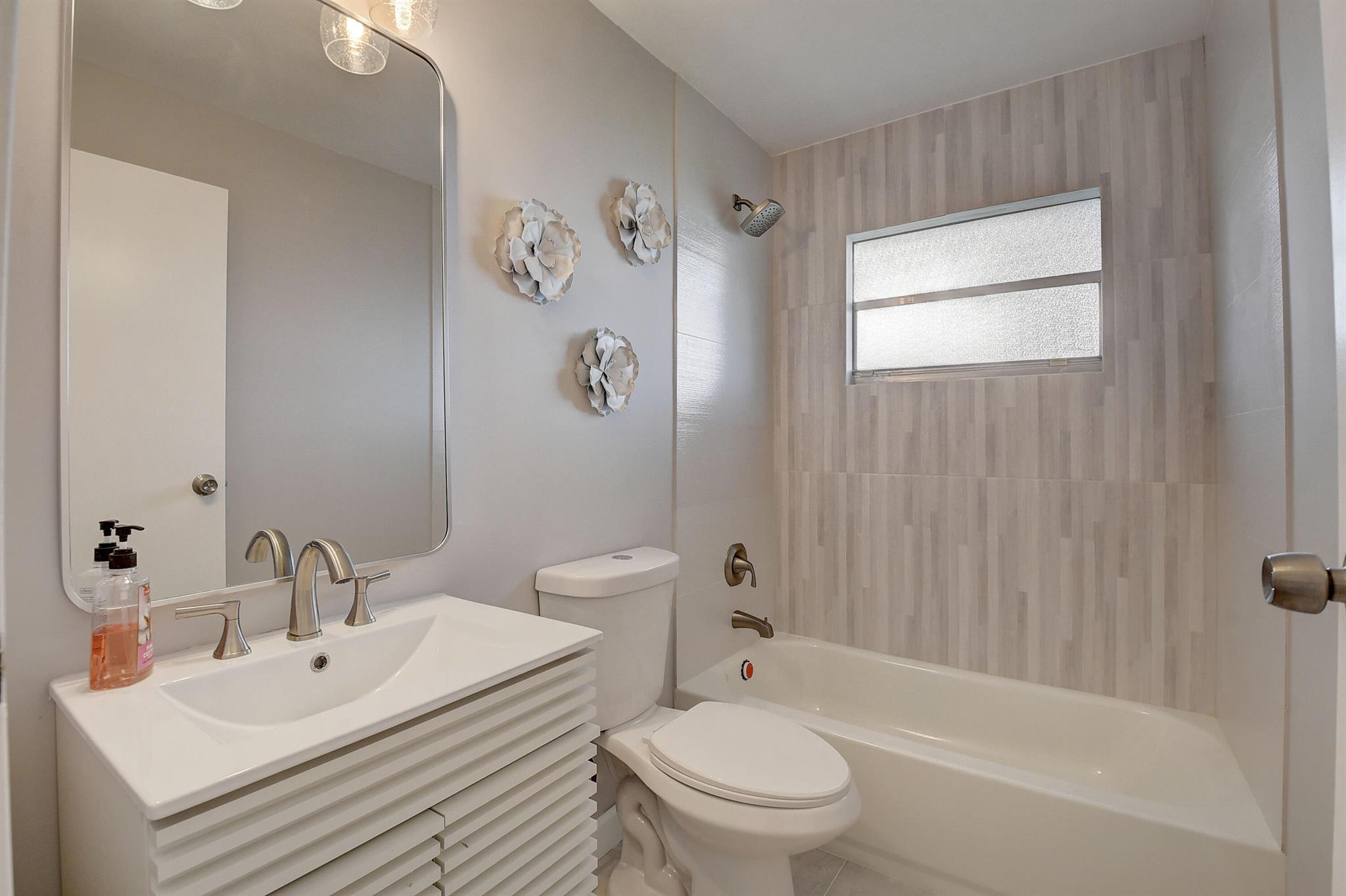 181 Seville H Unit: H