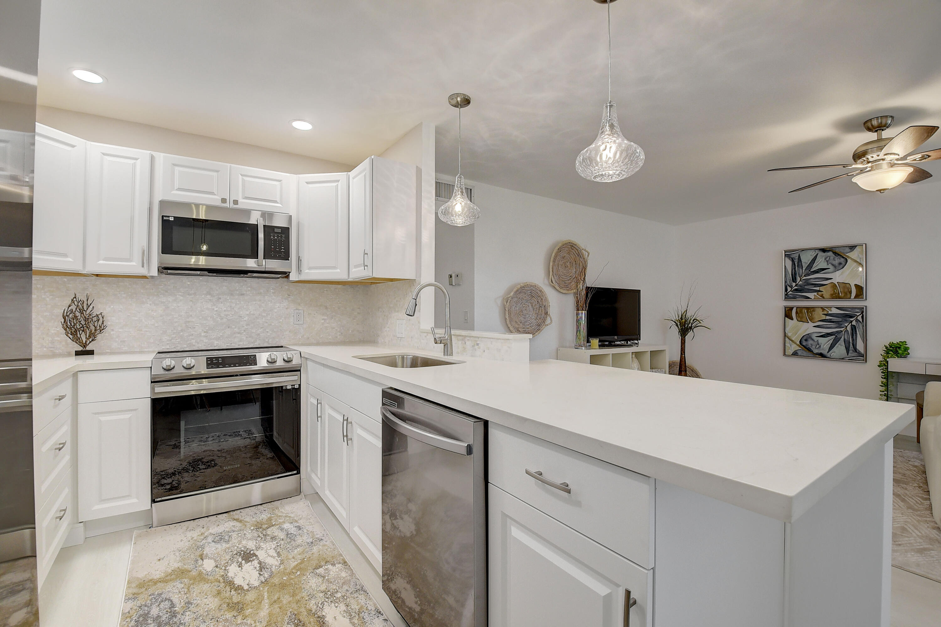 181 Seville H Unit: H