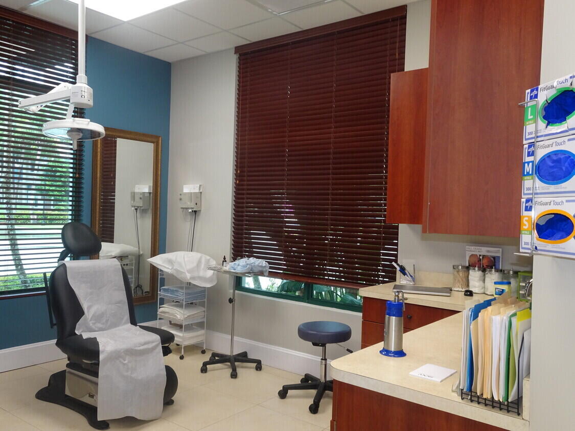 1760 N Congress Avenue