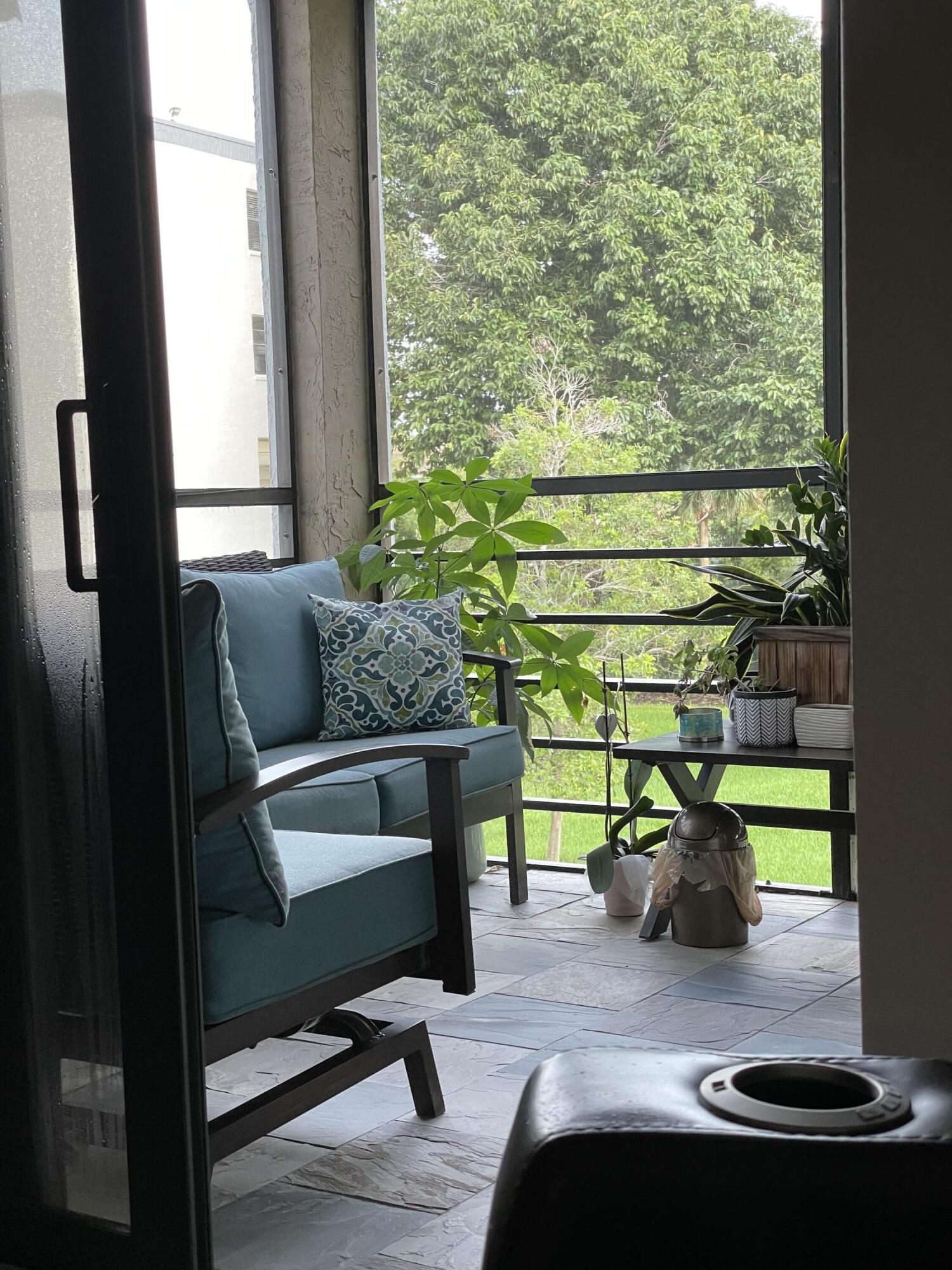 9235 SW 8th Street Unit: 307