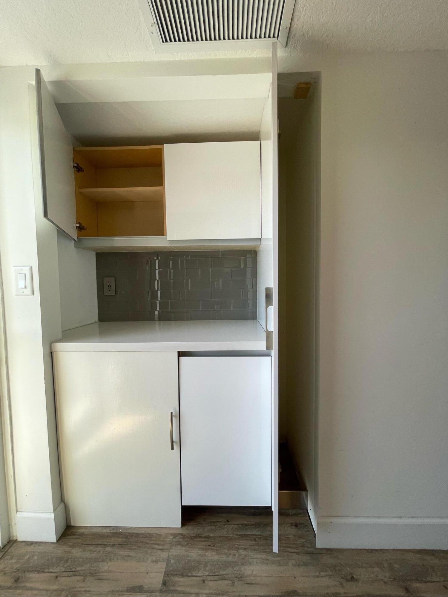 9235 SW 8th Street Unit: 307