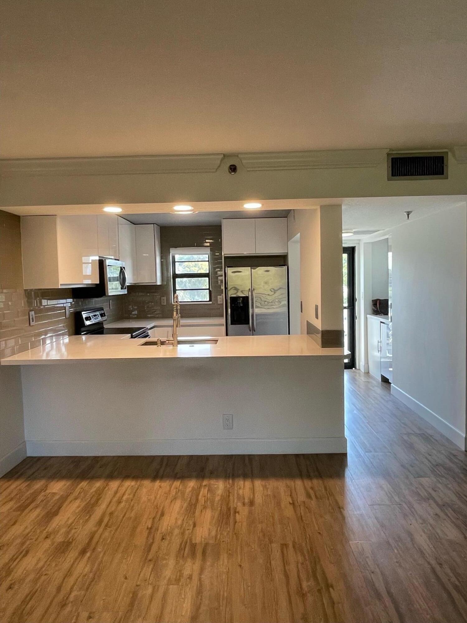 9235 SW 8th Street Unit: 307