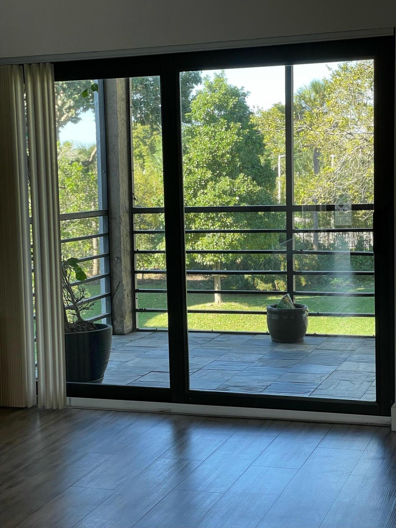 9235 SW 8th Street Unit: 307