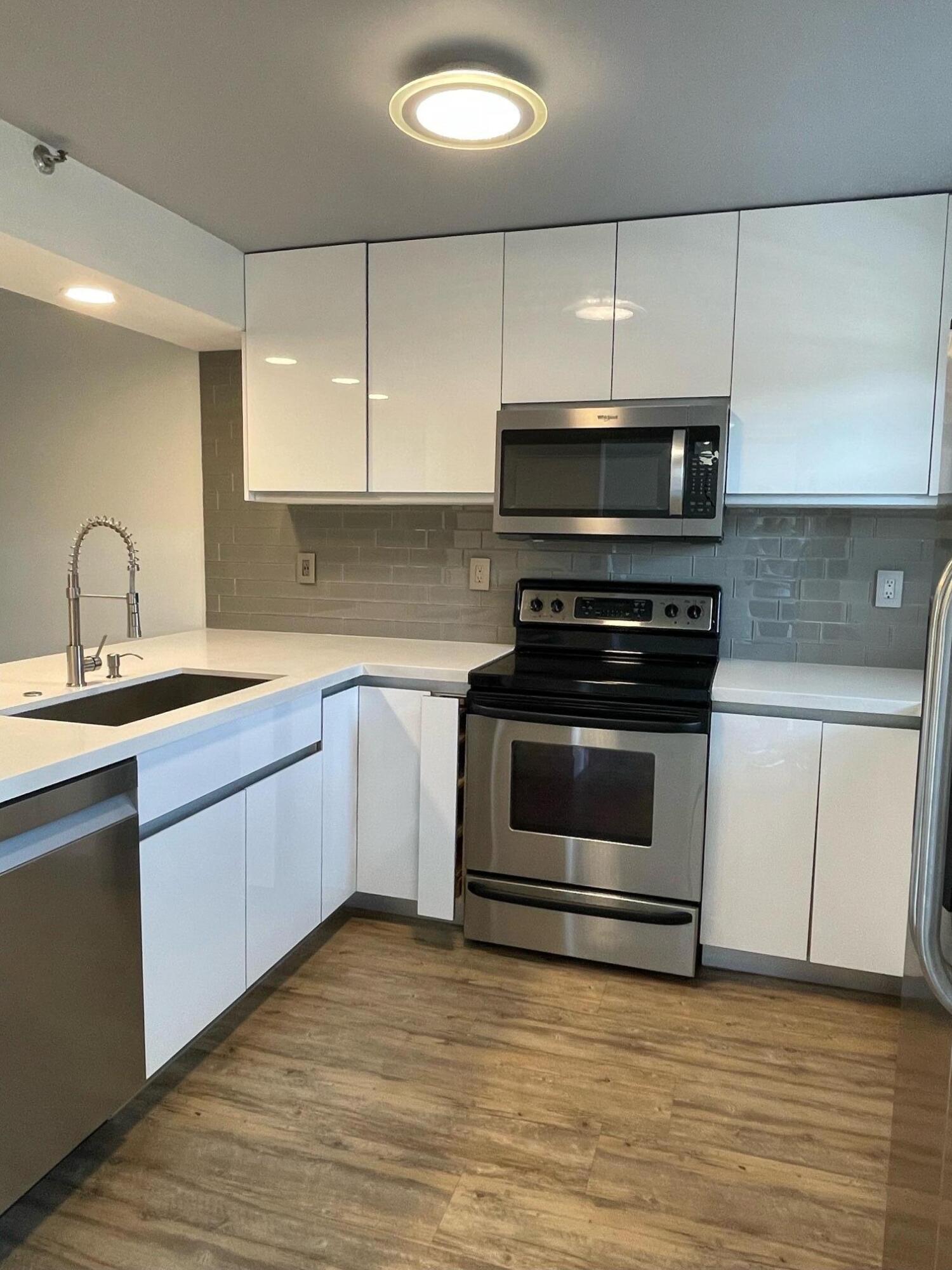 9235 SW 8th Street Unit: 307