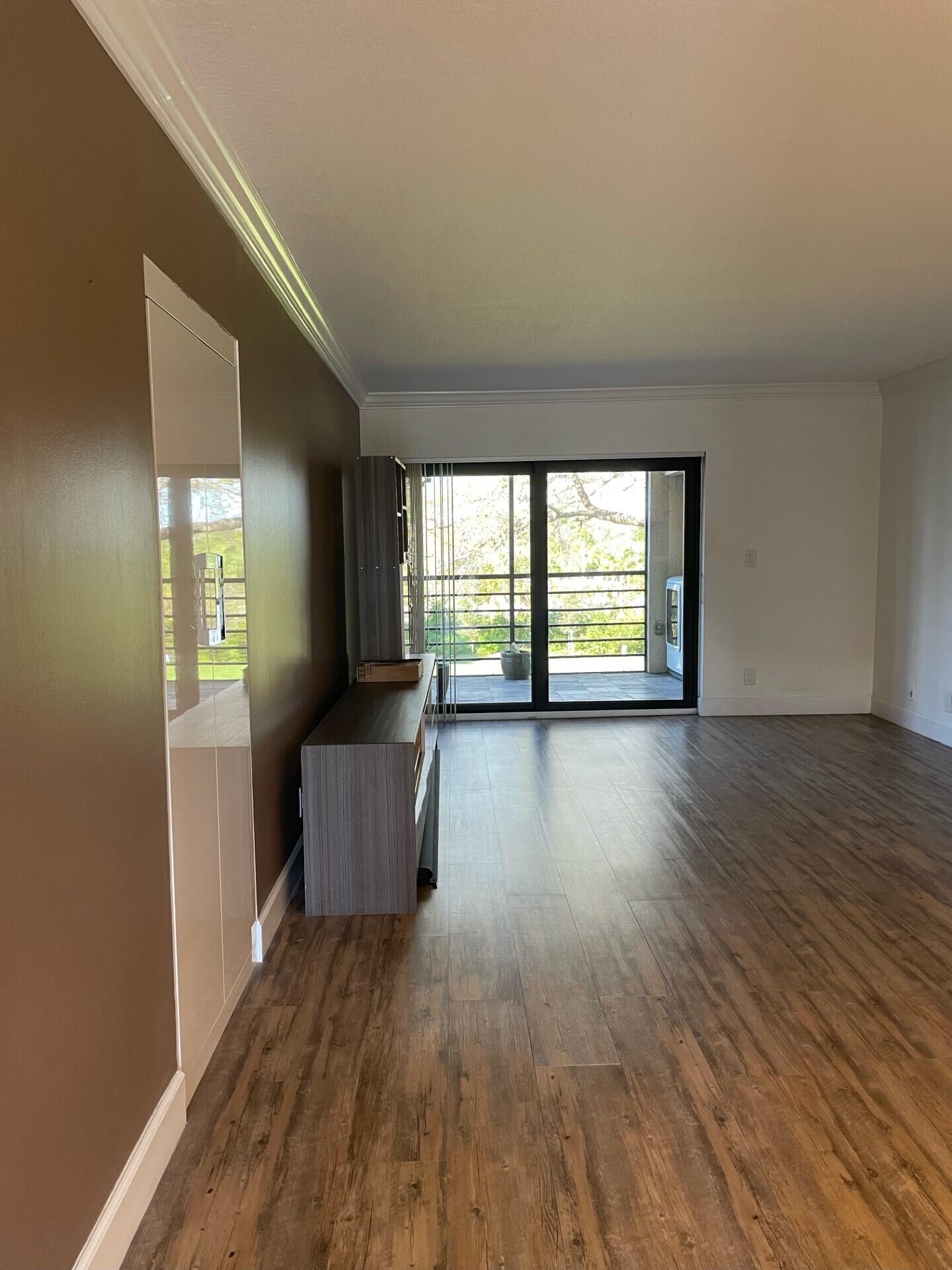 9235 SW 8th Street Unit: 307