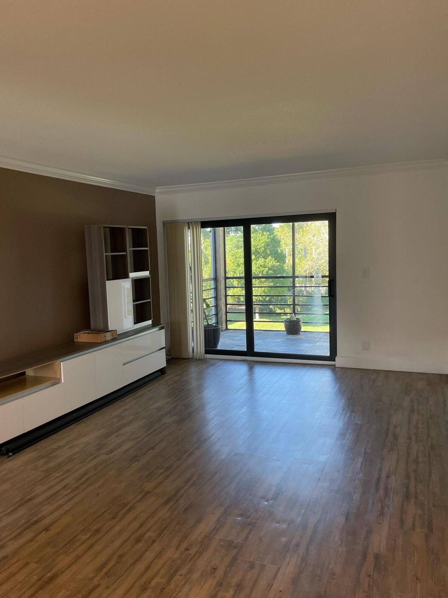 9235 SW 8th Street Unit: 307