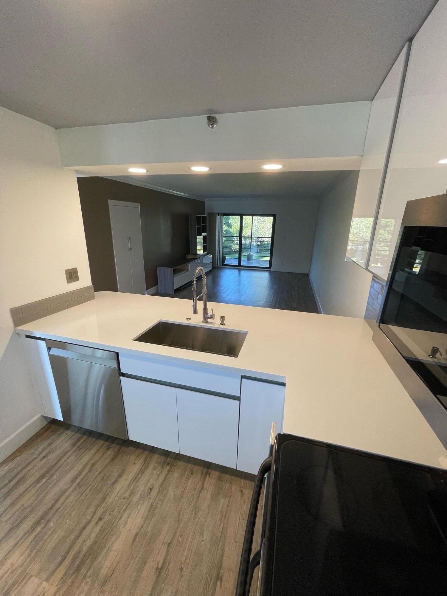 9235 SW 8th Street Unit: 307