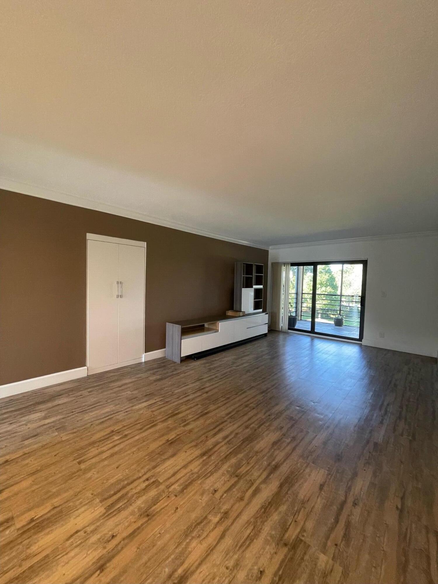 9235 SW 8th Street Unit: 307