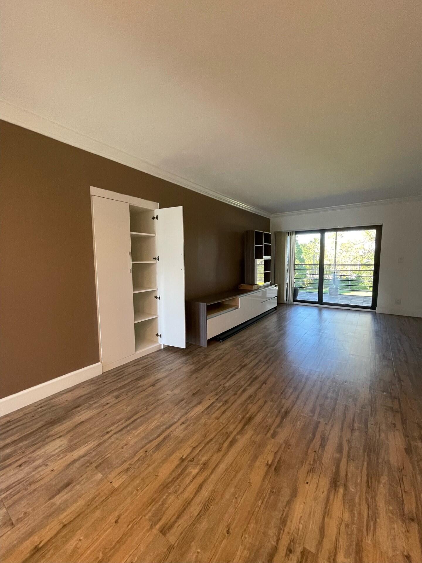 9235 SW 8th Street Unit: 307