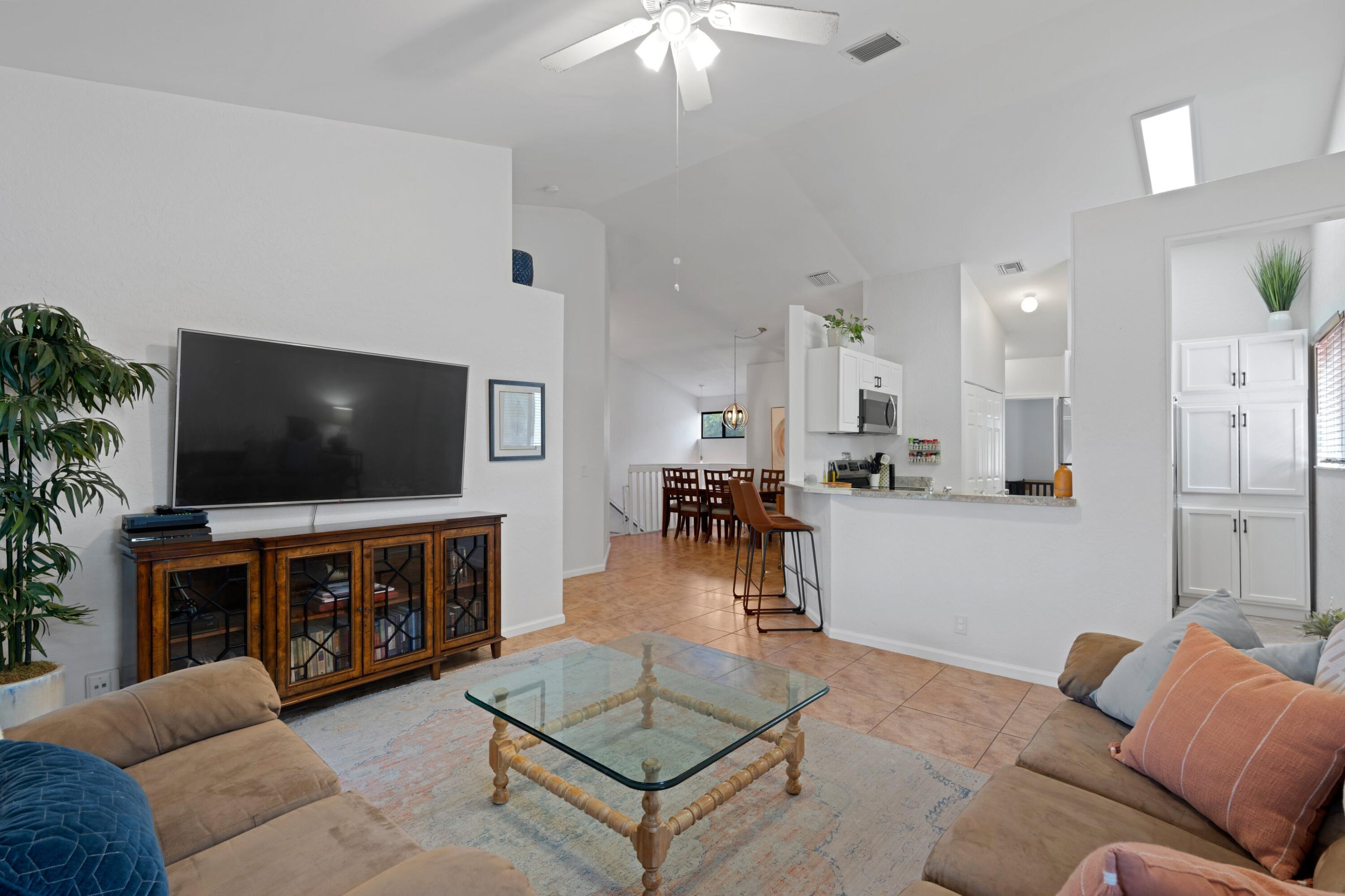 5 Via De Casas Sur Unit: 201