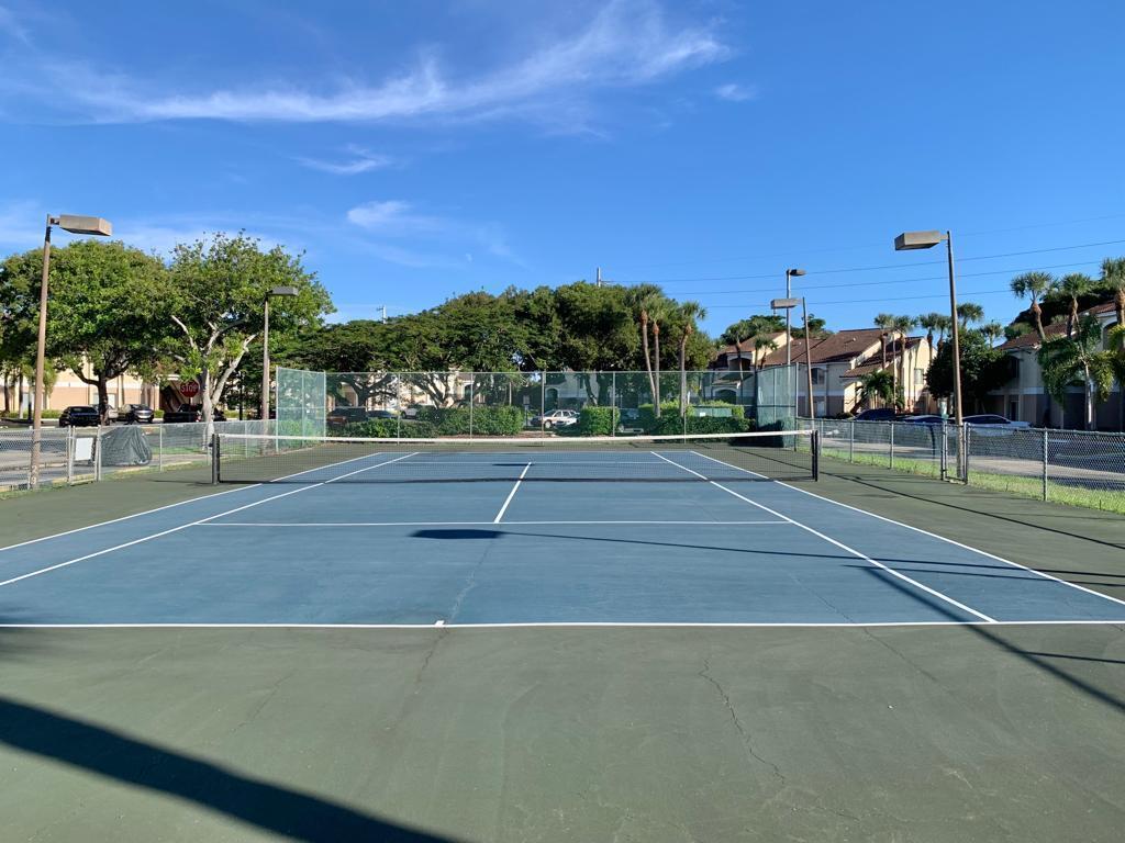 815 W Boynton Beach Boulevard Unit: 15-206