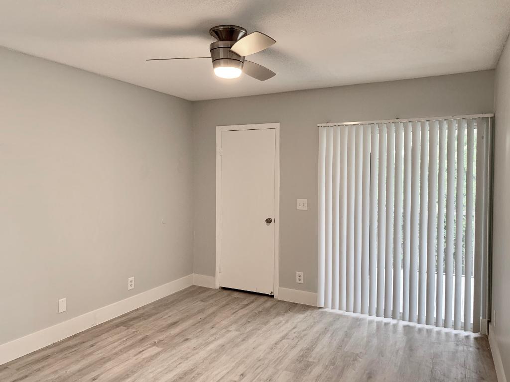 815 W Boynton Beach Boulevard Unit: 15-206