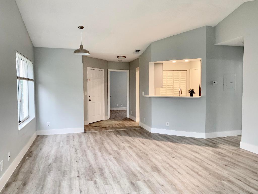 815 W Boynton Beach Boulevard Unit: 15-206