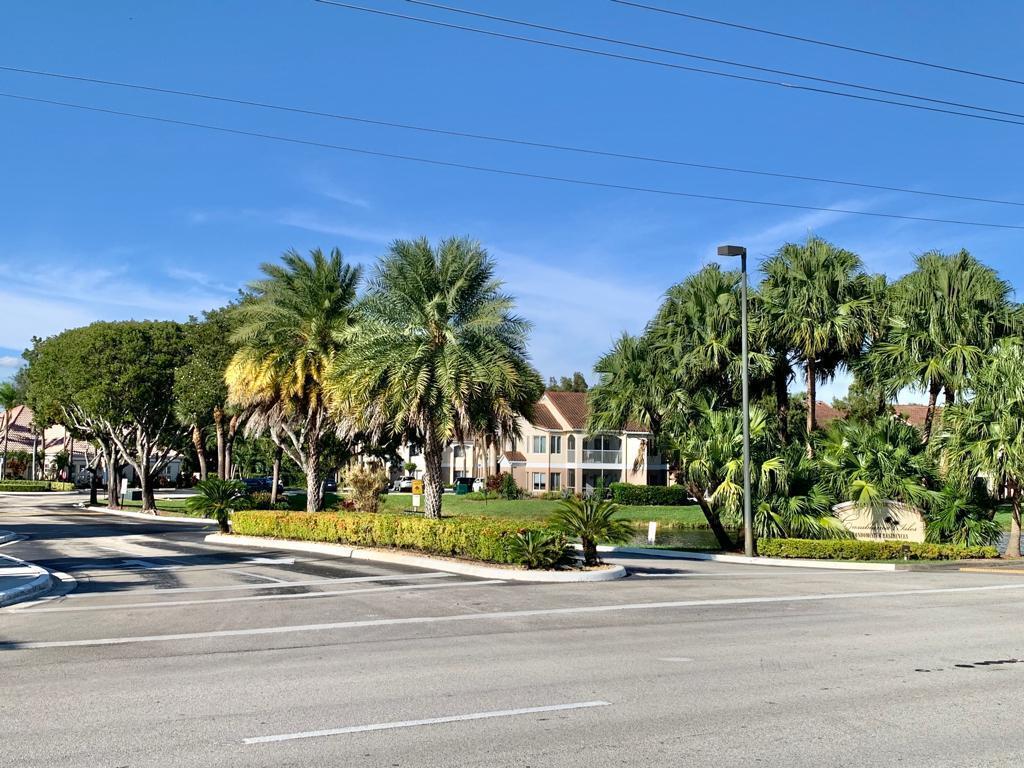 815 W Boynton Beach Boulevard Unit: 15-206