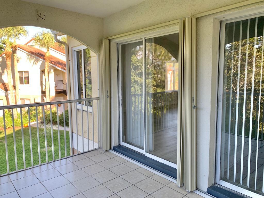 815 W Boynton Beach Boulevard Unit: 15-206