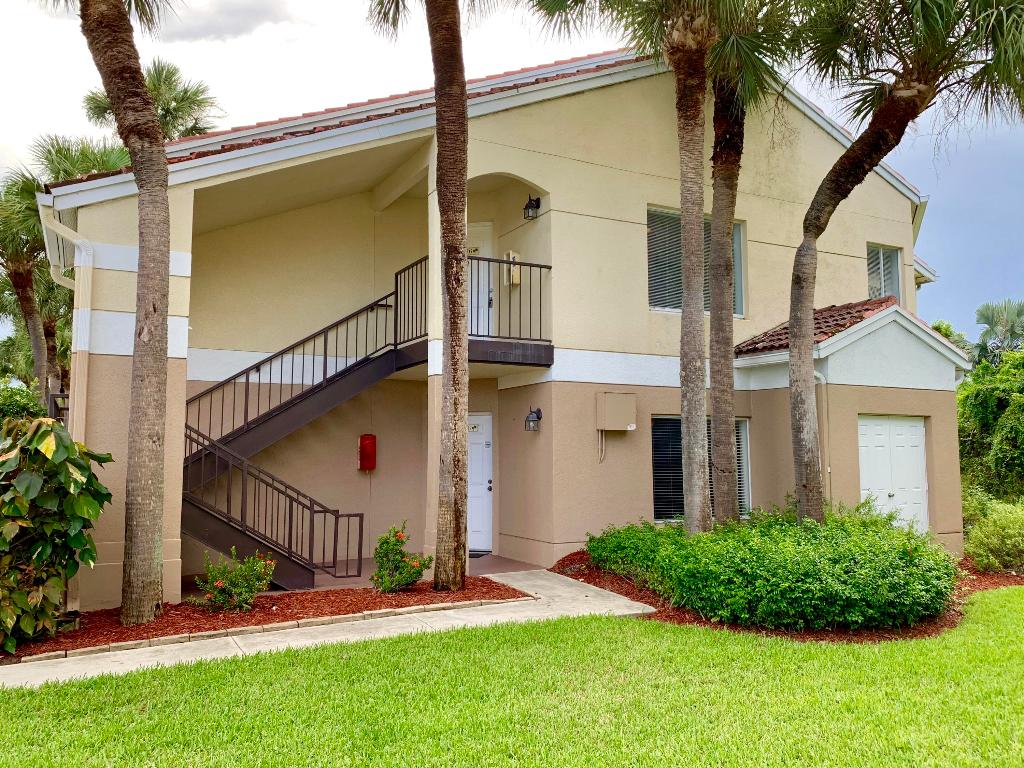 815 W Boynton Beach Boulevard Unit: 15-206