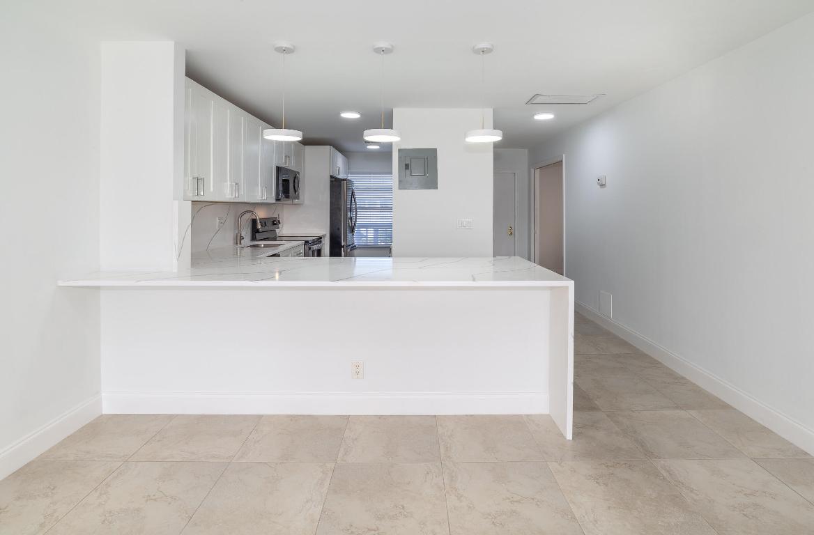 2840 SW 13th Street Unit: 203