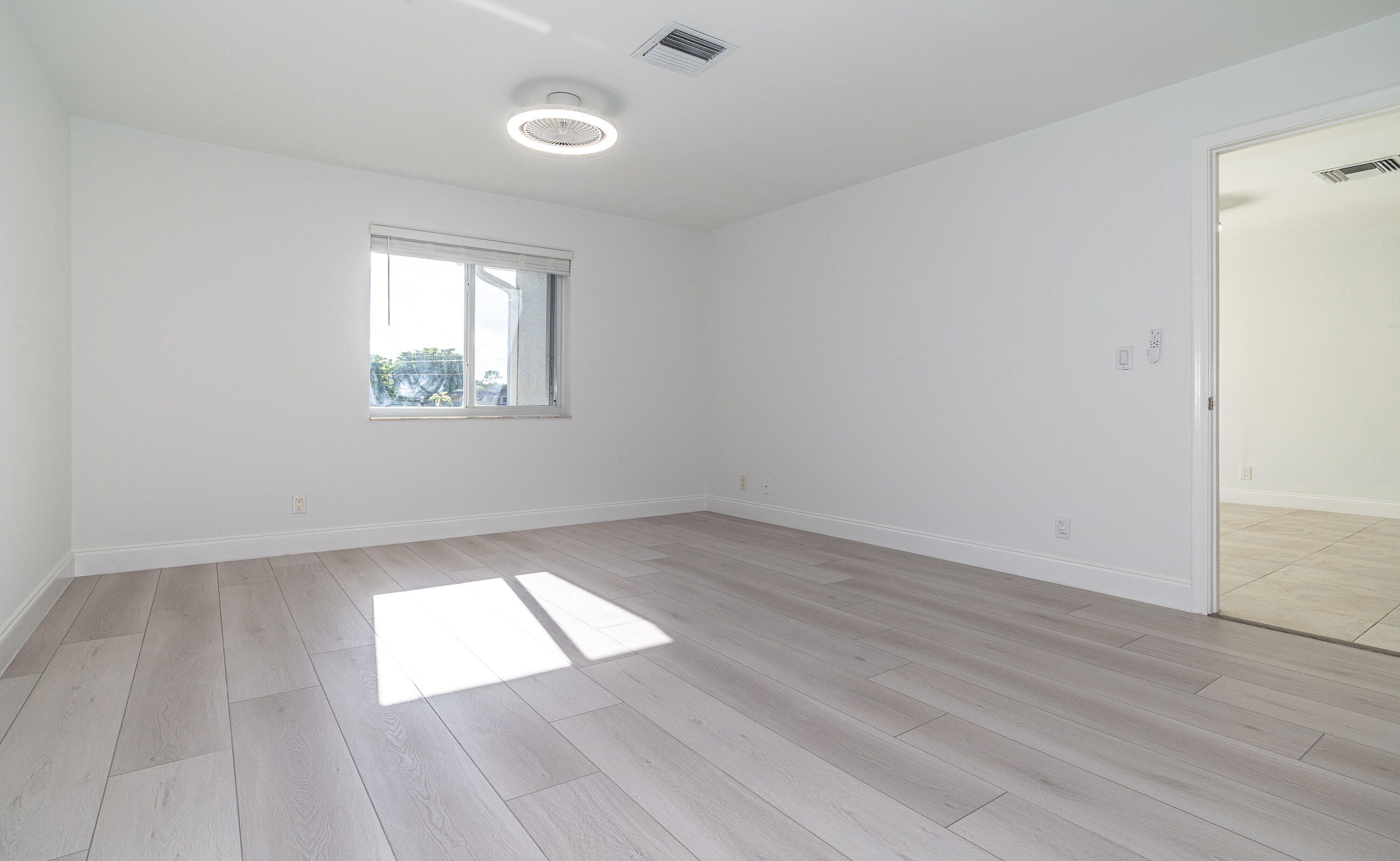 2840 SW 13th Street Unit: 203