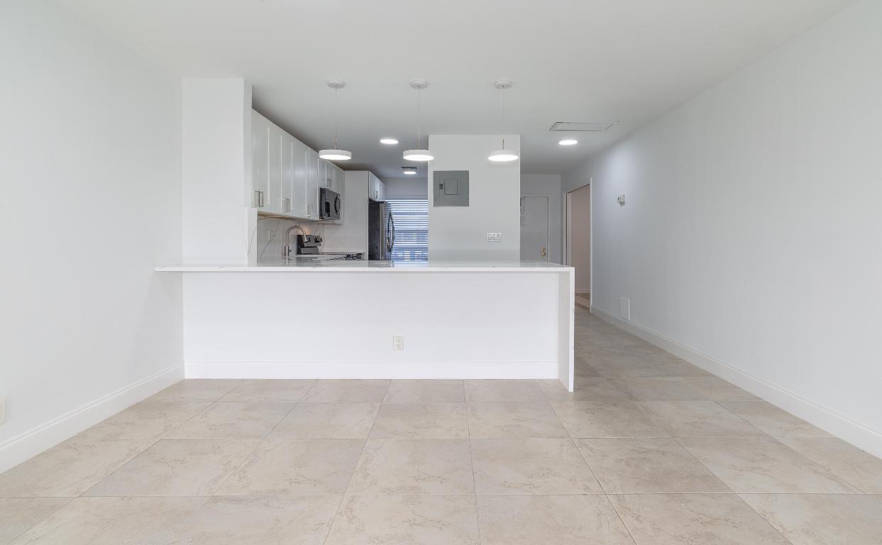 2840 SW 13th Street Unit: 203