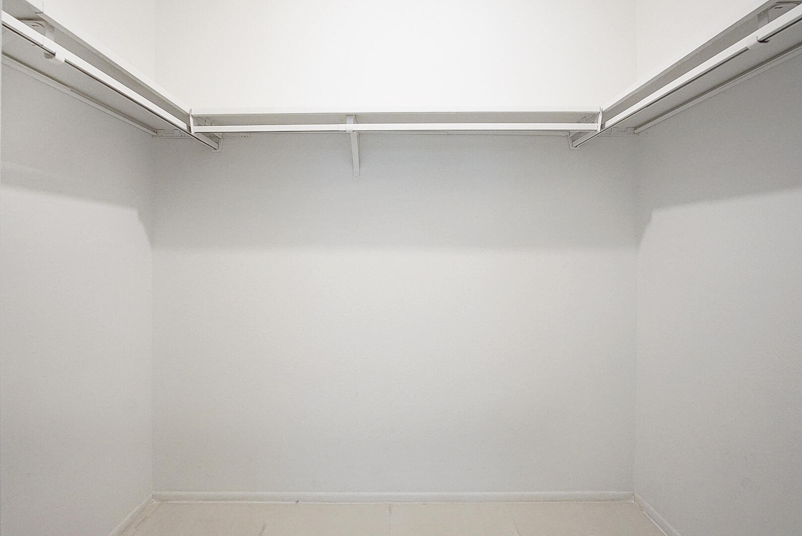 737 SW Belmont Circle