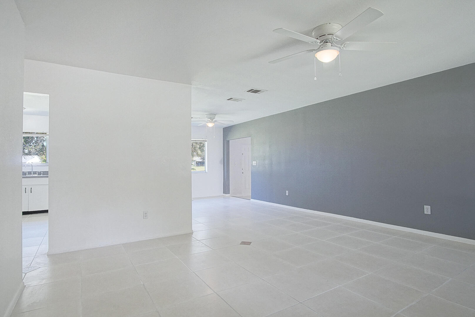 737 SW Belmont Circle