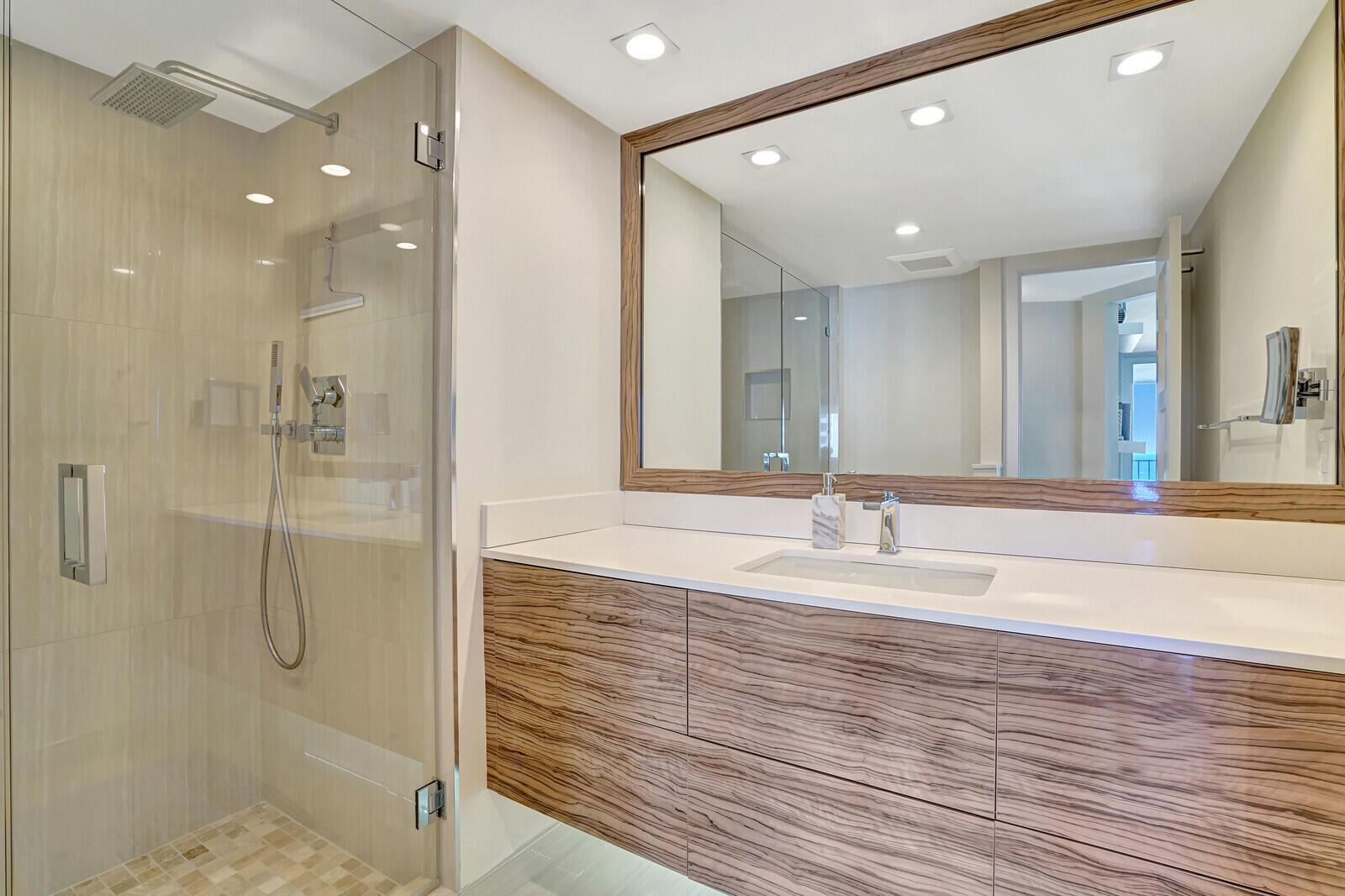 550 S Ocean Boulevard 1005